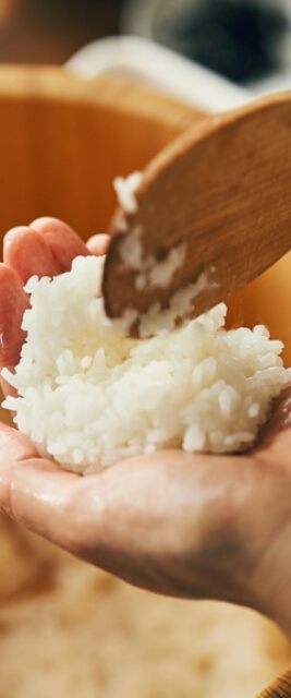 おにぎりにぎる3stepの1